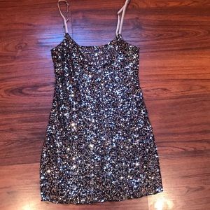 FREE PEOPLE SEQUIN MINI DRESS! SIZE XS/SM!